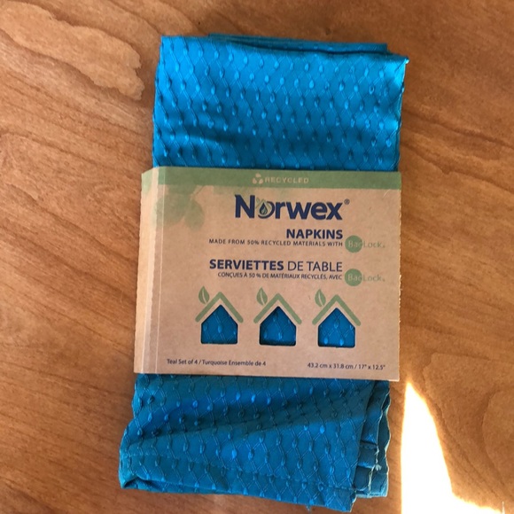 Norwex Napkins Peacock Set of 4 LAST ONE!!! - Picture 1 of 1